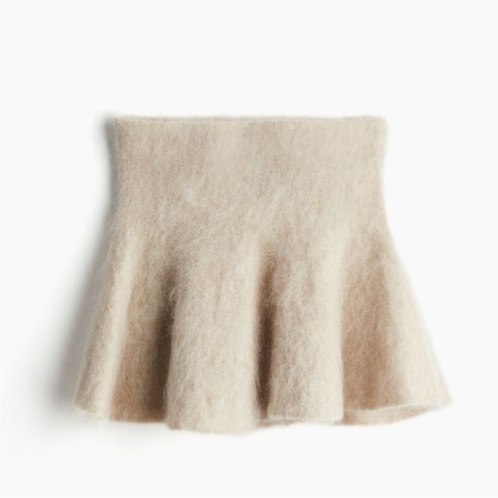 H&M Cream Fluffy Circle Skirt